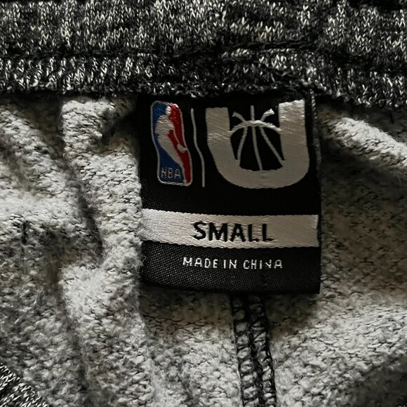 NBA Chicago Bulls Sweatpants Men Size S Gray Black Red Logo Joggers Pockets - Picture 3 of 5